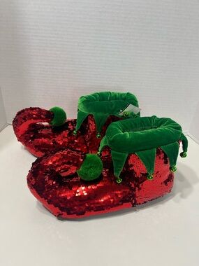 CHRISTMAS Santa elf shoes red and green sequins slippers women’s size 7  - 8 NWT
